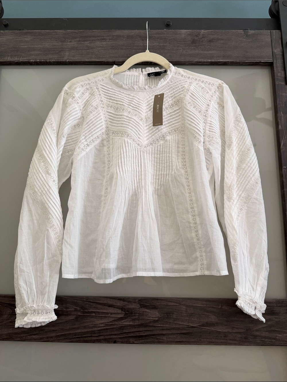 $168 msrp NWT j crew Lace trim Pintuck Blouse in cotton voile xs